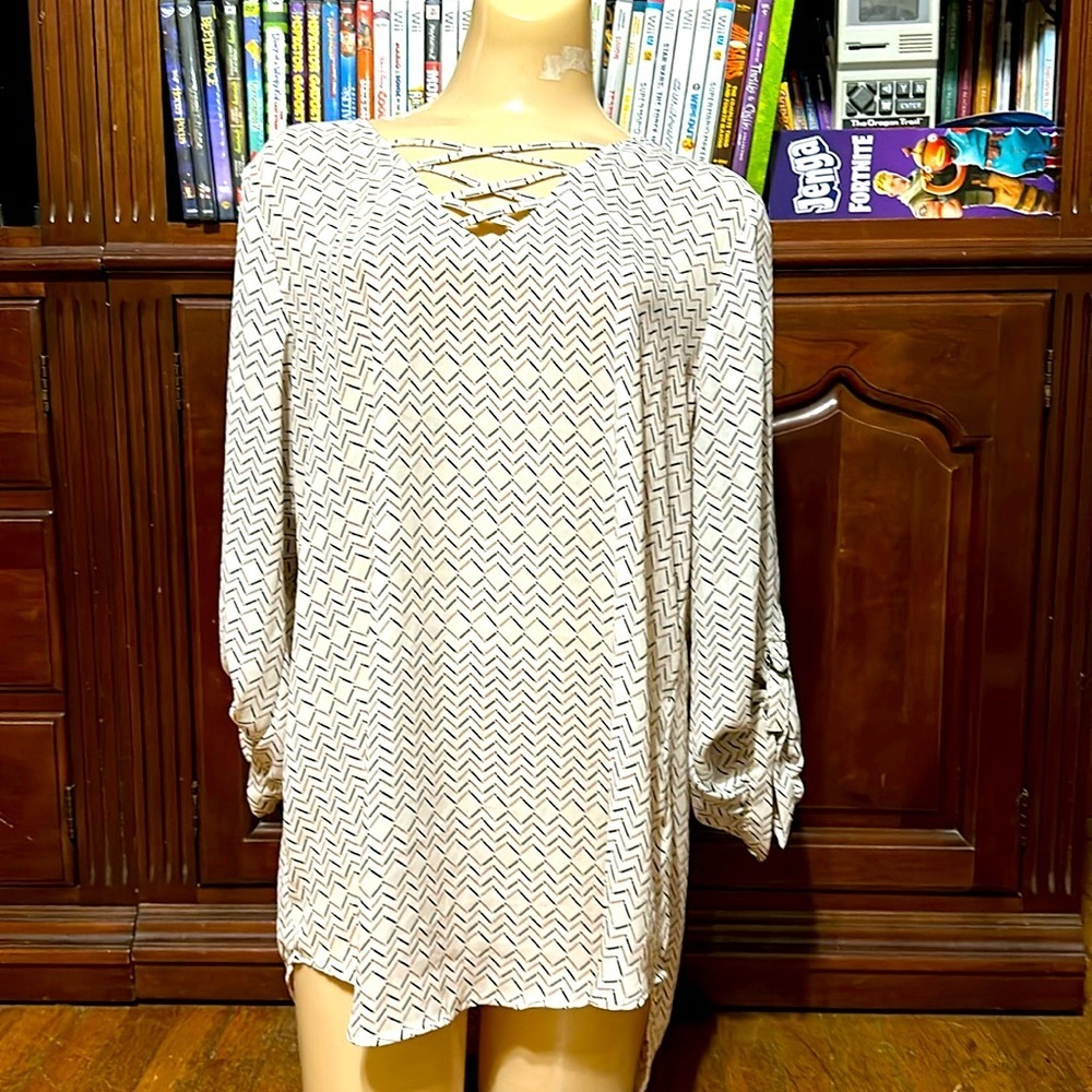 Maurices Women’s Perfect Blouse, Patterned, Roll Tab Sleeves, Large